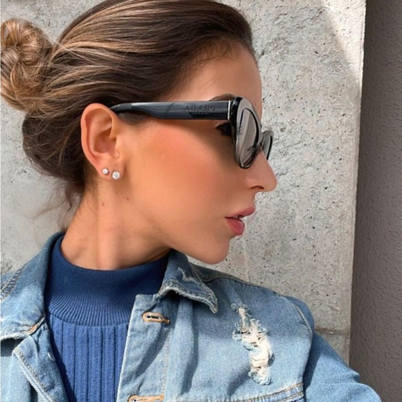 New - Prada PR 13YS Black  cat-eye sunglasses 0PR 13YS - Picture 11 of 13